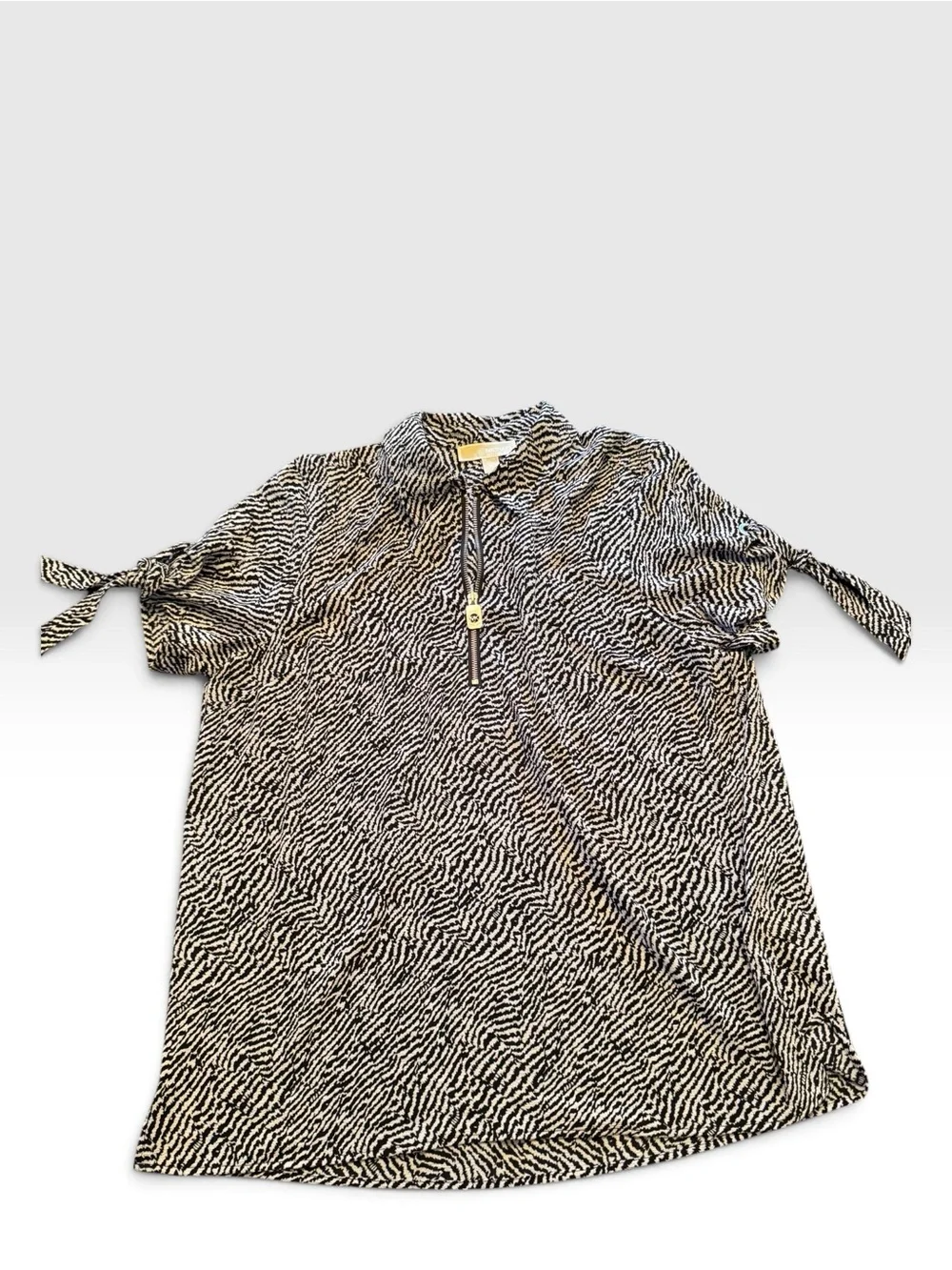 Womens Short-Sleeve Zip Polo Top in Black & White